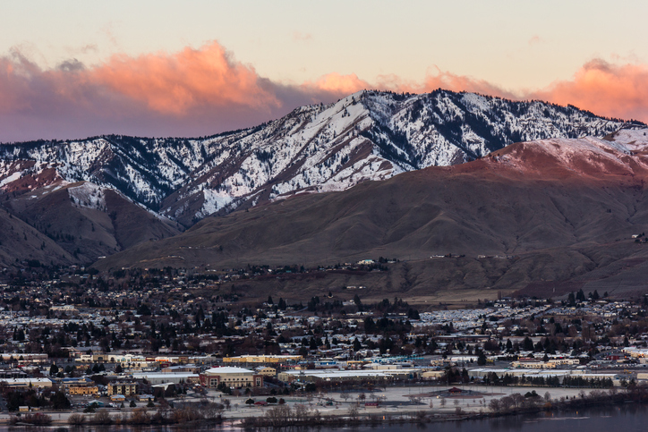 A view of Wenatchee, Washington in early March with the Columbia River, Town Toyota Center, and Walla Walla Point Park visible.